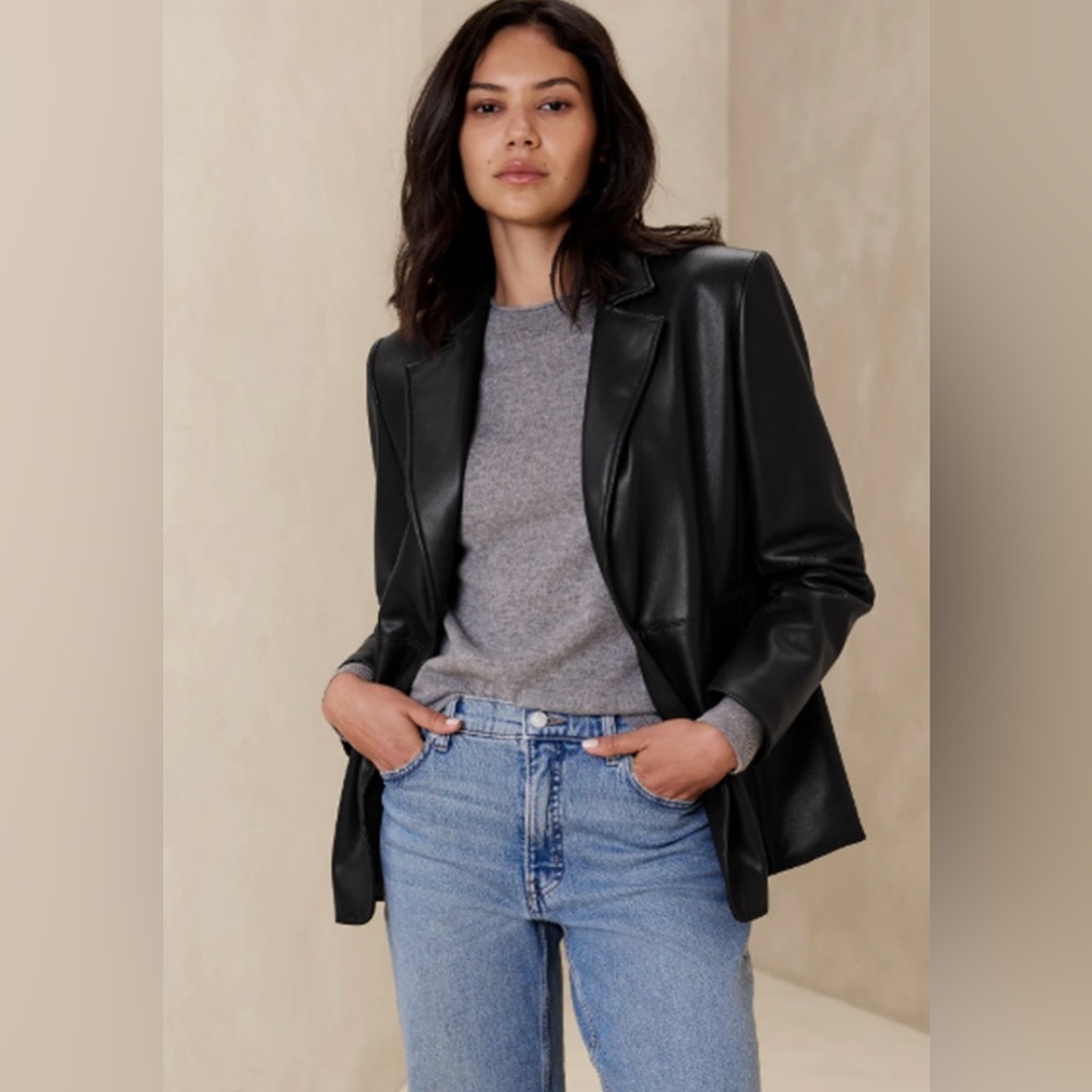 VEGAN LEATHER BLAZER